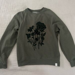 AMERICAN EAGLE velvet floral sweatshirt, size XS, color army green